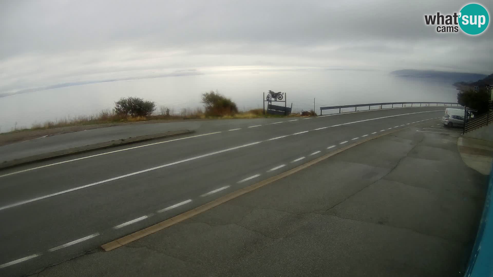 Webcam autopista adriática D8 cerca de SENJ – vista de la isla de KRK
