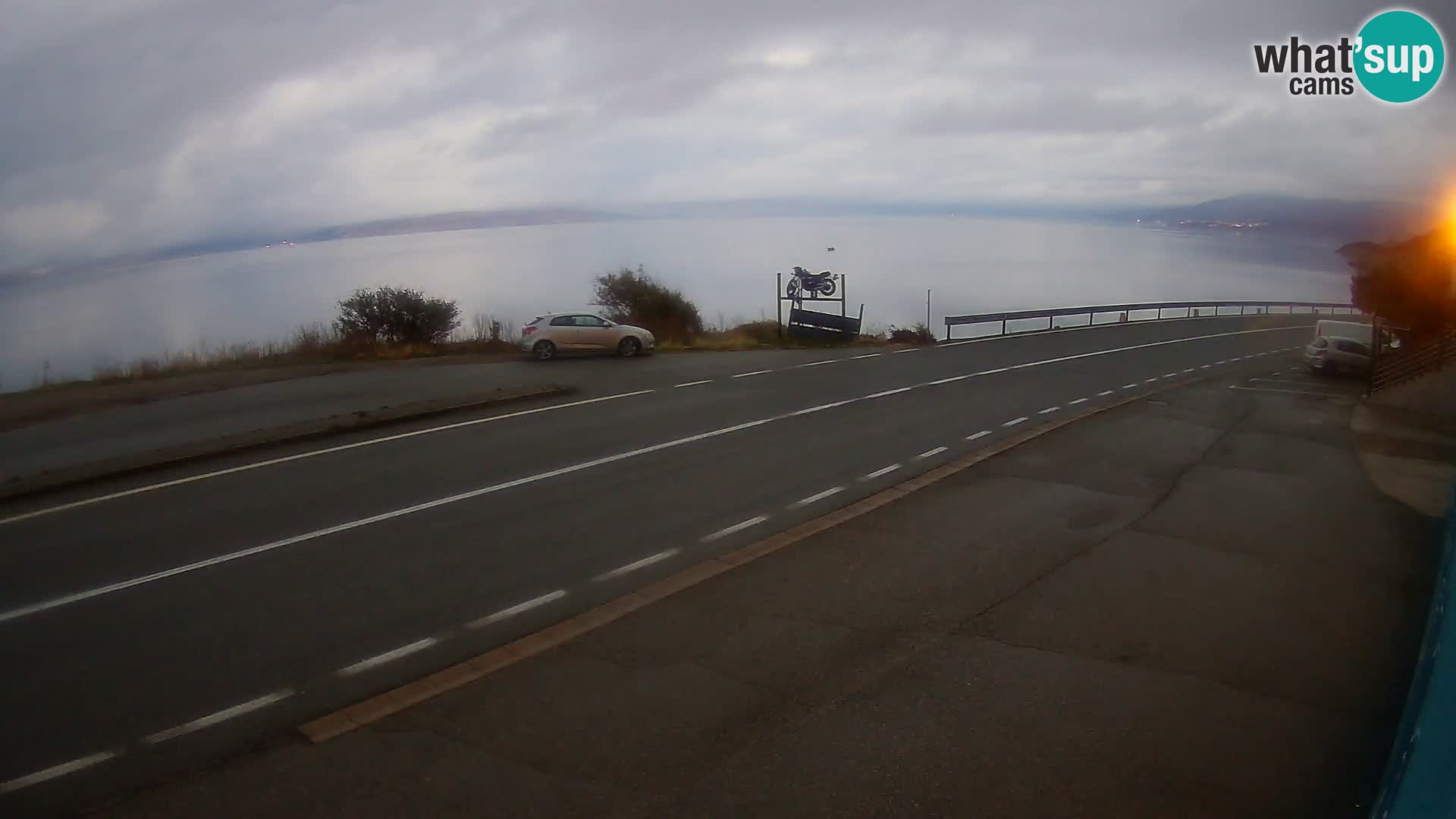 Webcam Adria-Autobahn D8 bei SENJ – Blick auf die Insel KRK