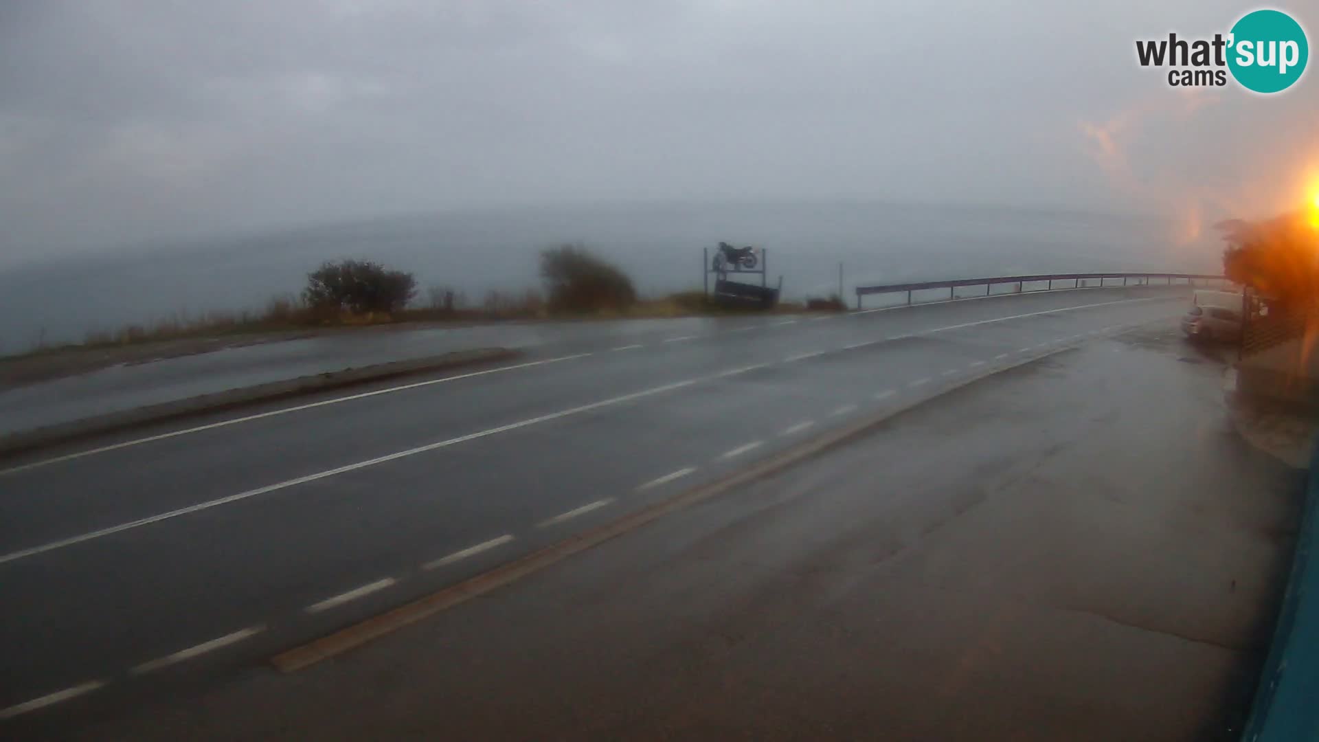 Webcam autopista adriática D8 cerca de SENJ – vista de la isla de KRK