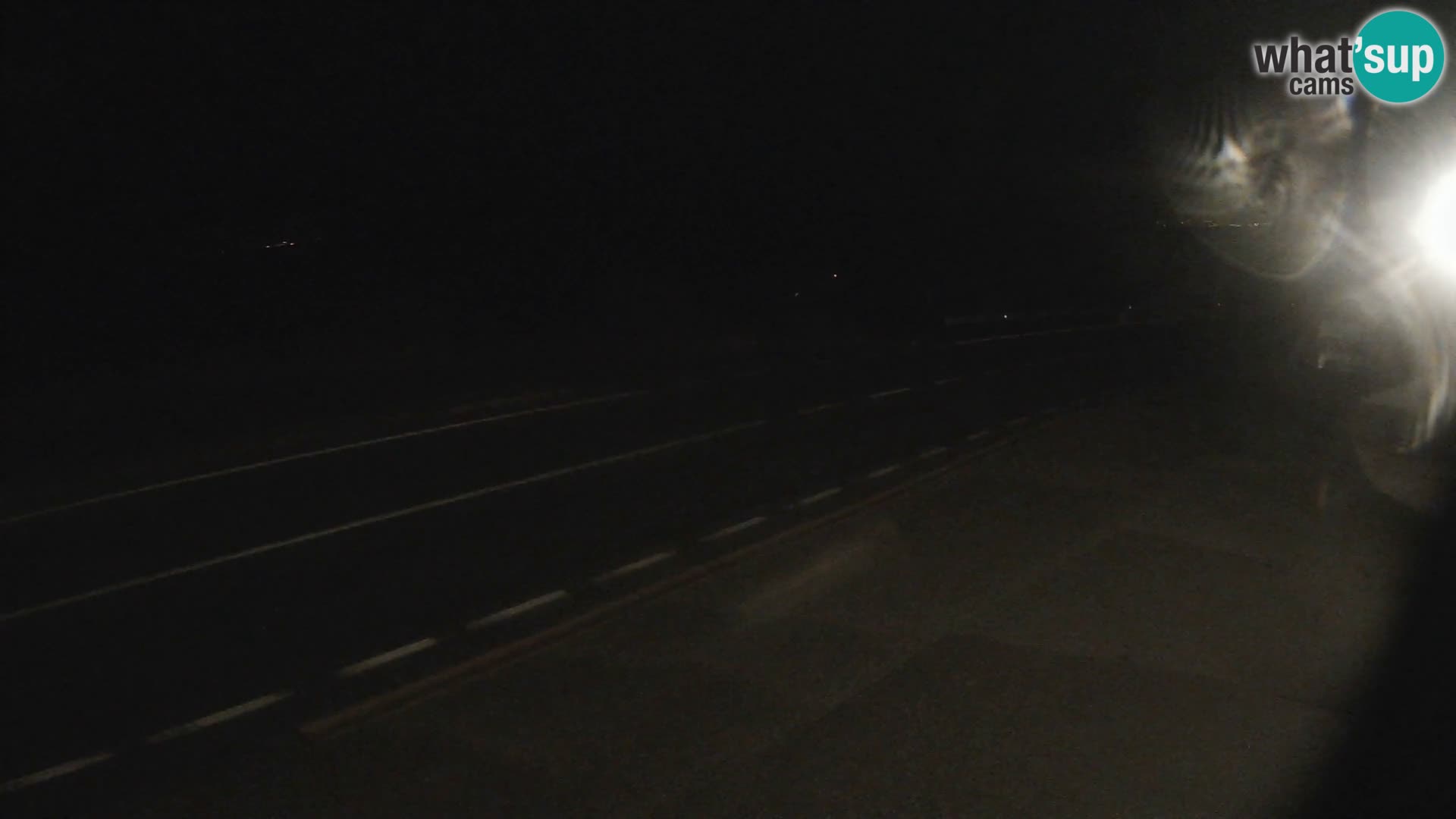 Webcam autopista adriática D8 cerca de SENJ – vista de la isla de KRK