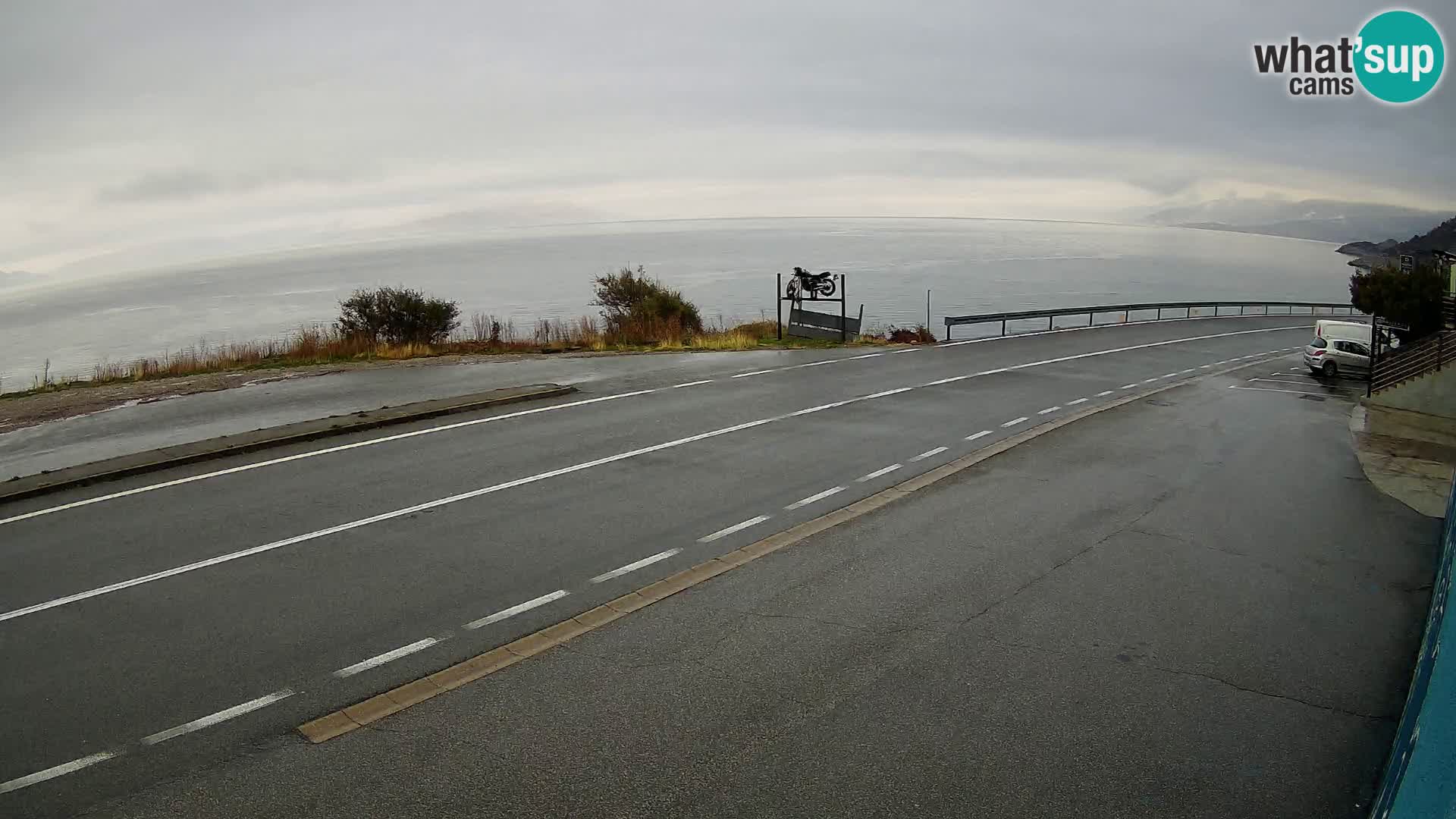 Webcam autopista adriática D8 cerca de SENJ – vista de la isla de KRK