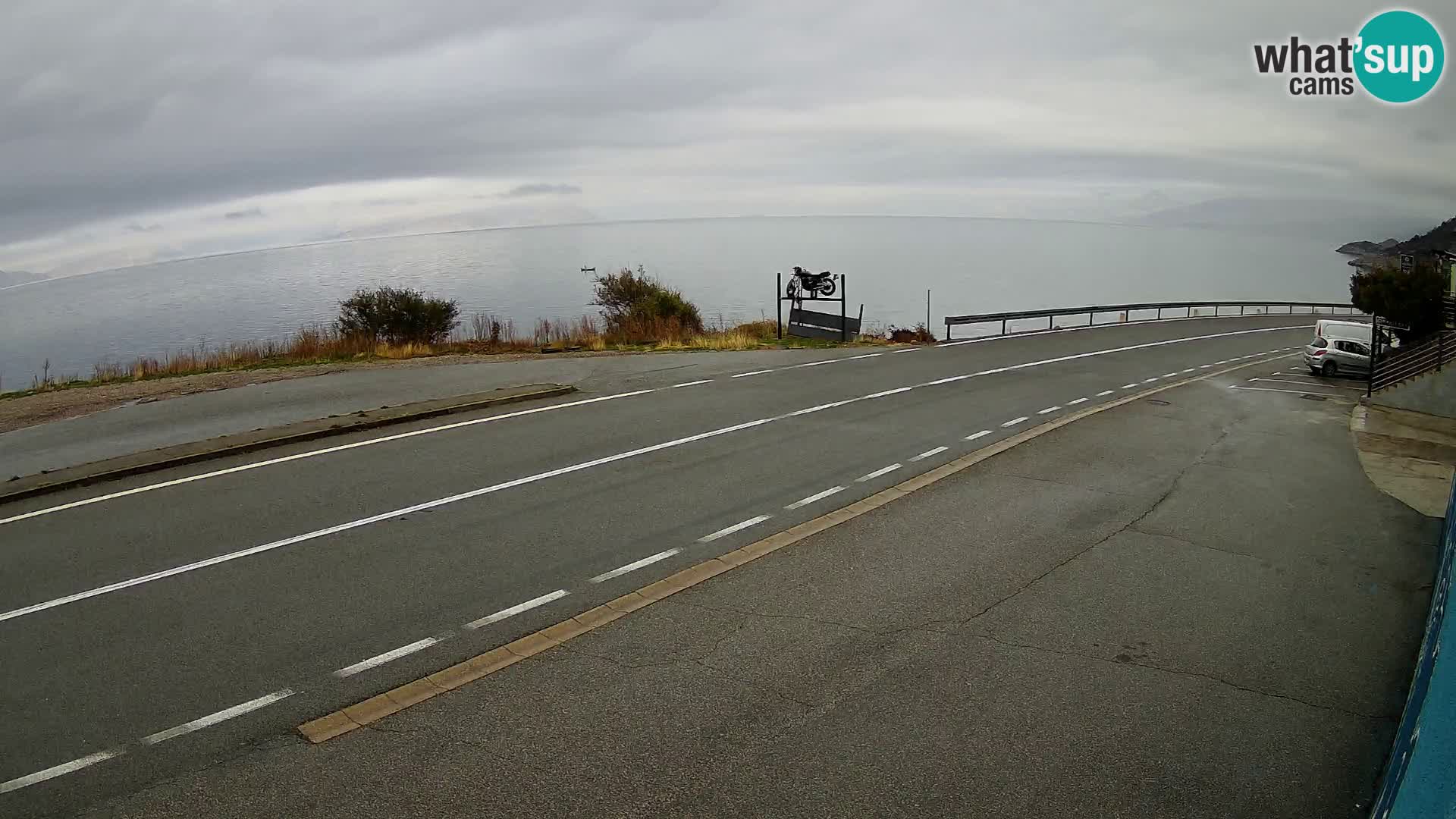 Webcam autopista adriática D8 cerca de SENJ – vista de la isla de KRK