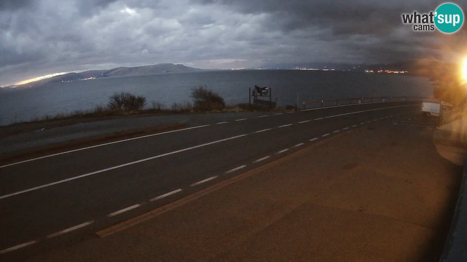 Webcam Adria-Autobahn D8 bei SENJ – Blick auf die Insel KRK