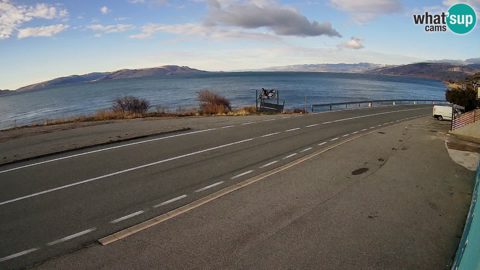 Kamera Jadranska Magistrala D8 pri SENJu – pogled na otok KRK