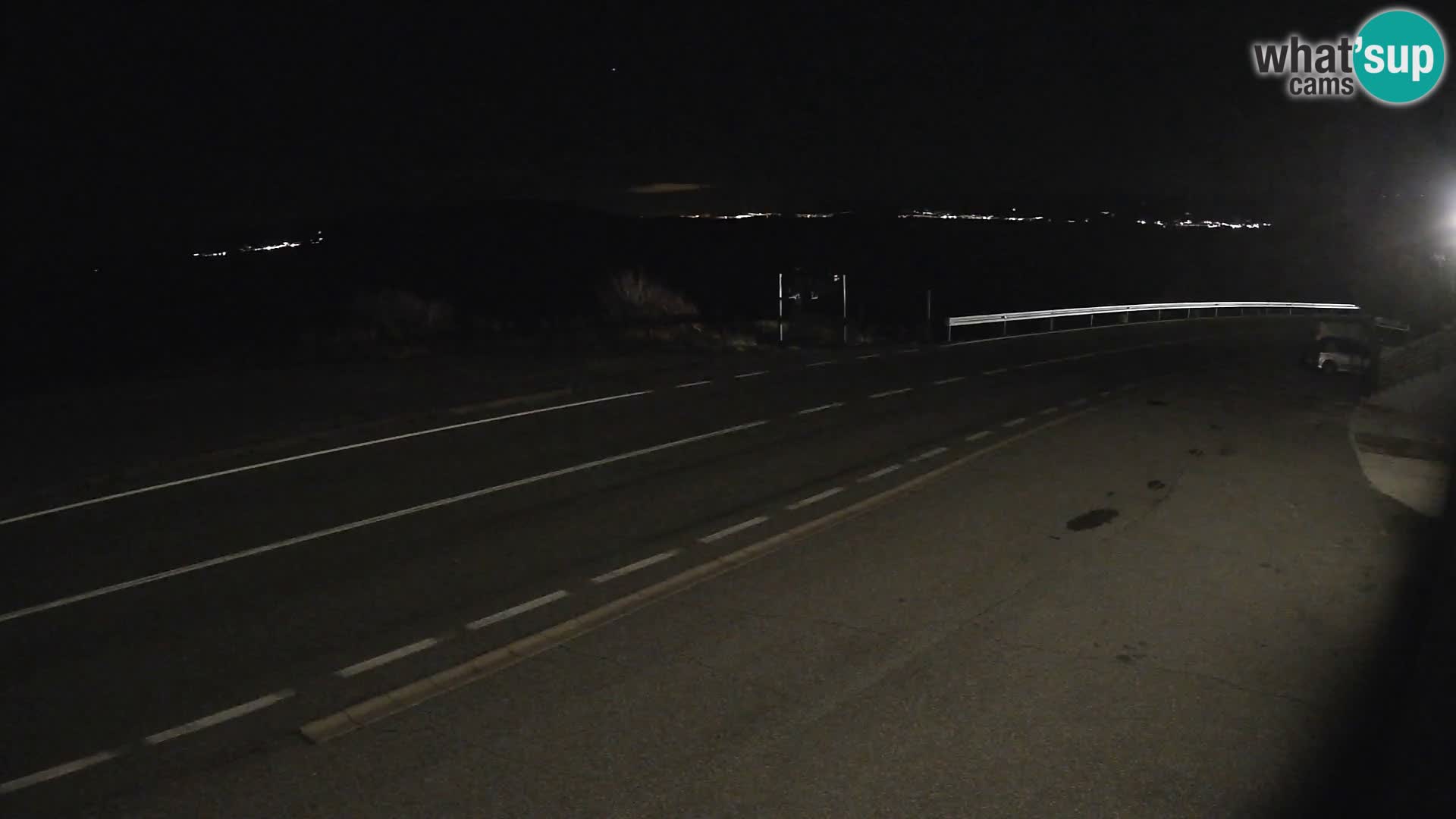 Kamera Jadranska Magistrala D8 pri SENJu – pogled na otok KRK