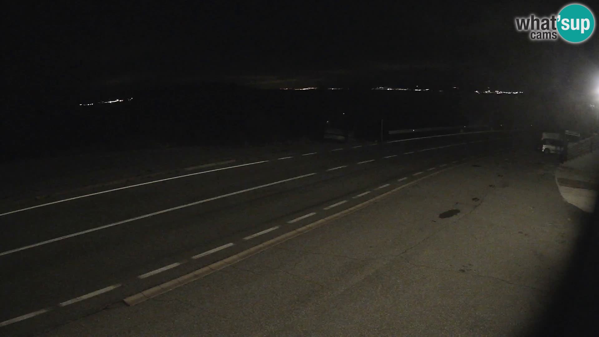 Kamera Jadranska Magistrala D8 pri SENJu – pogled na otok KRK