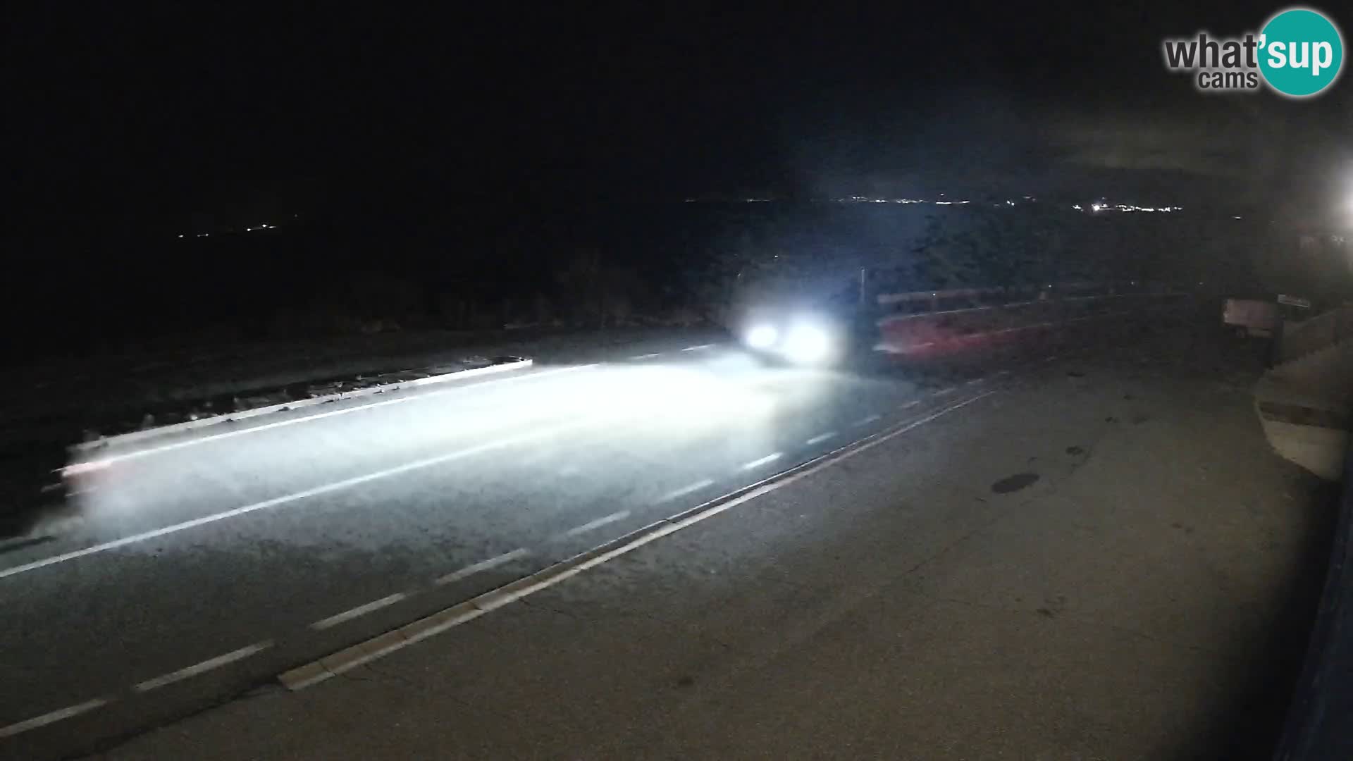 Webcam autopista adriática D8 cerca de SENJ – vista de la isla de KRK