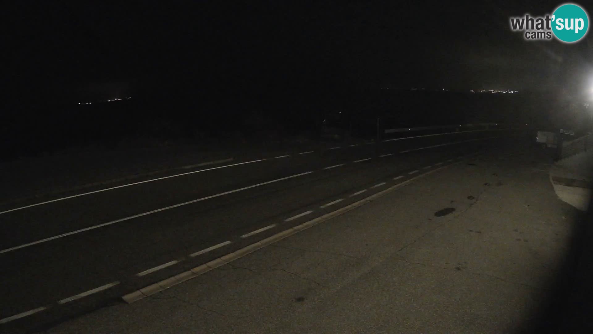 Kamera Jadranska Magistrala D8 pri SENJu – pogled na otok KRK