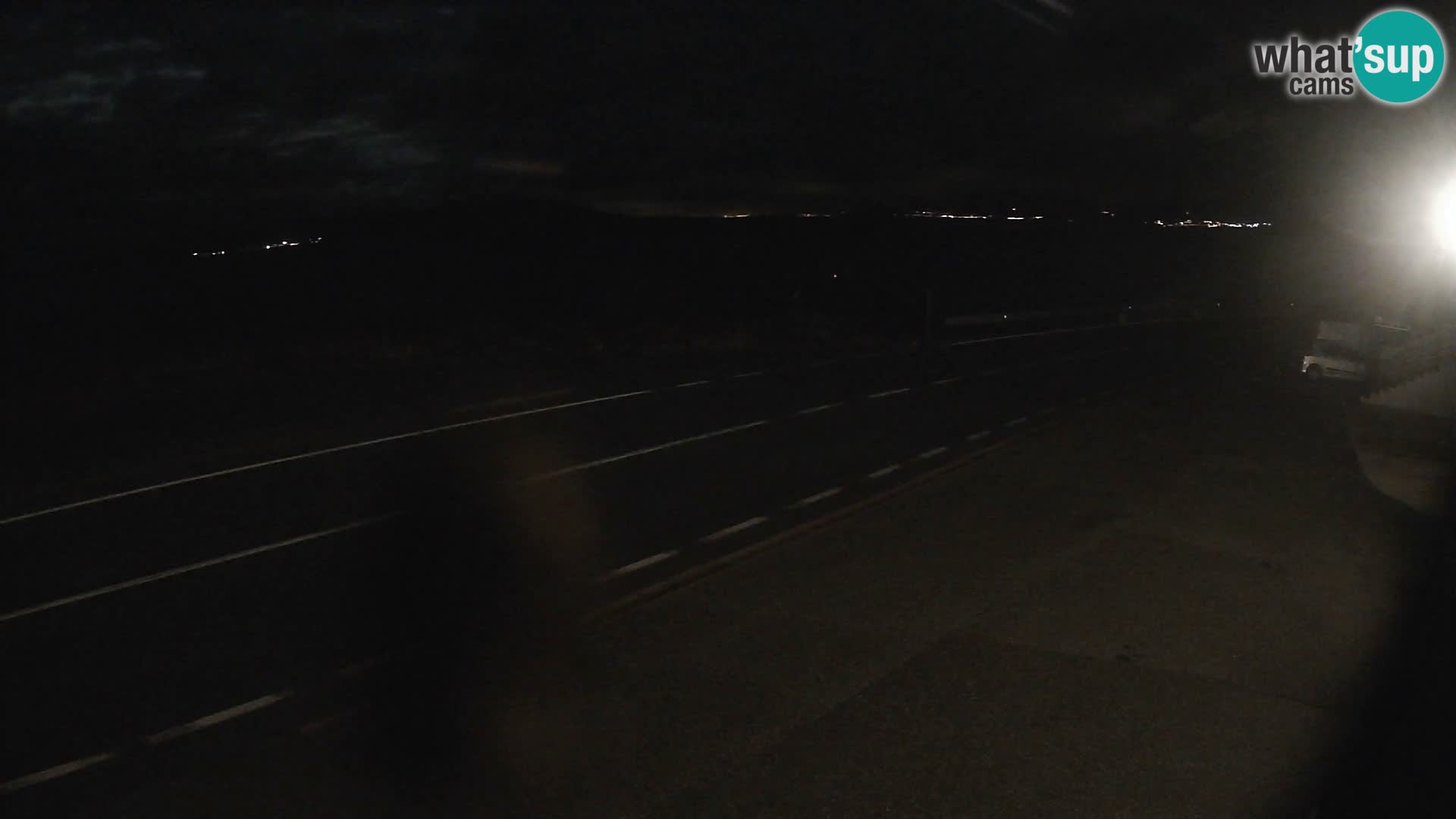 Webcam autopista adriática D8 cerca de SENJ – vista de la isla de KRK