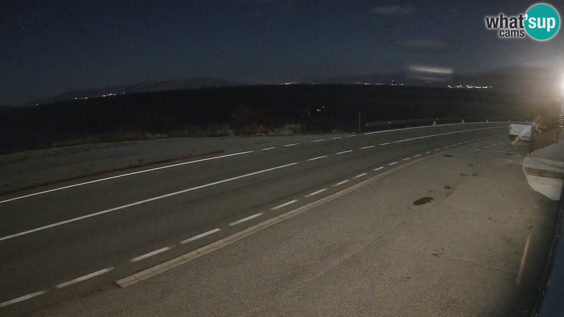 Webcam autopista adriática D8 cerca de SENJ – vista de la isla de KRK