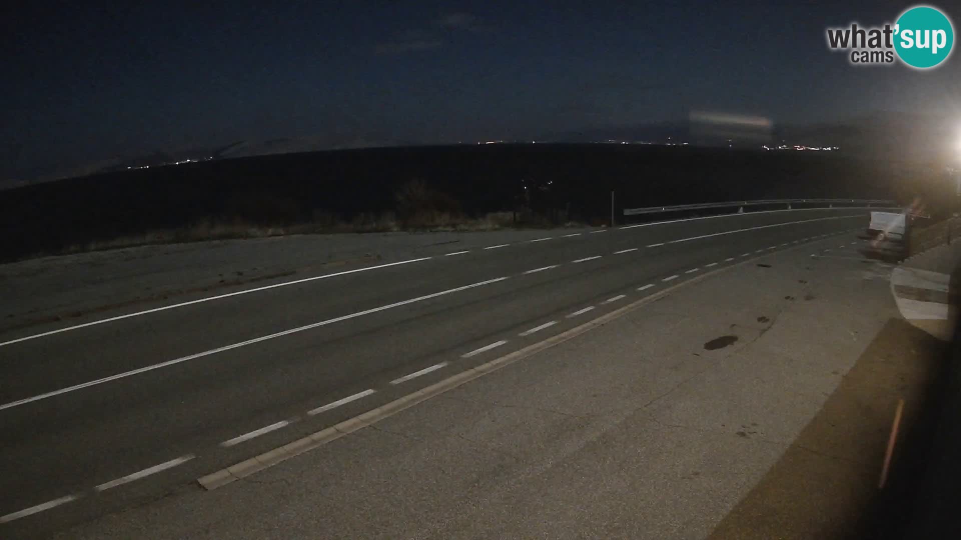 Webcam autopista adriática D8 cerca de SENJ – vista de la isla de KRK