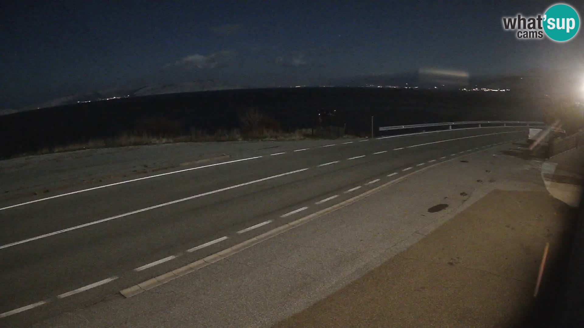 Webcam autopista adriática D8 cerca de SENJ – vista de la isla de KRK
