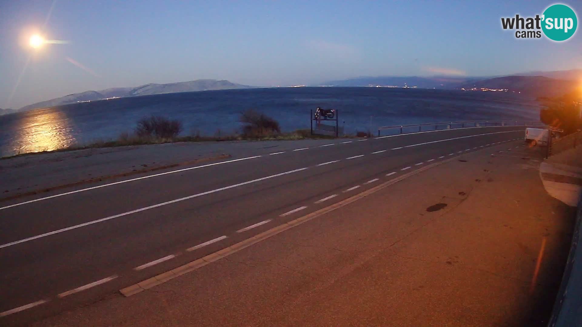 Webcam autoroute Adriatique D8 près de SENJ – vue sur l’île de KRK
