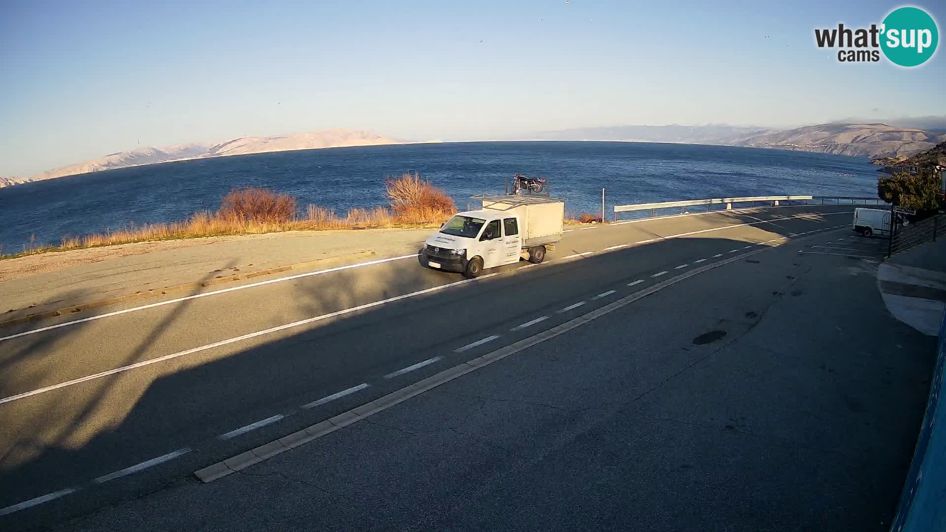 Kamera Jadranska Magistrala D8 pri SENJu – pogled na otok KRK