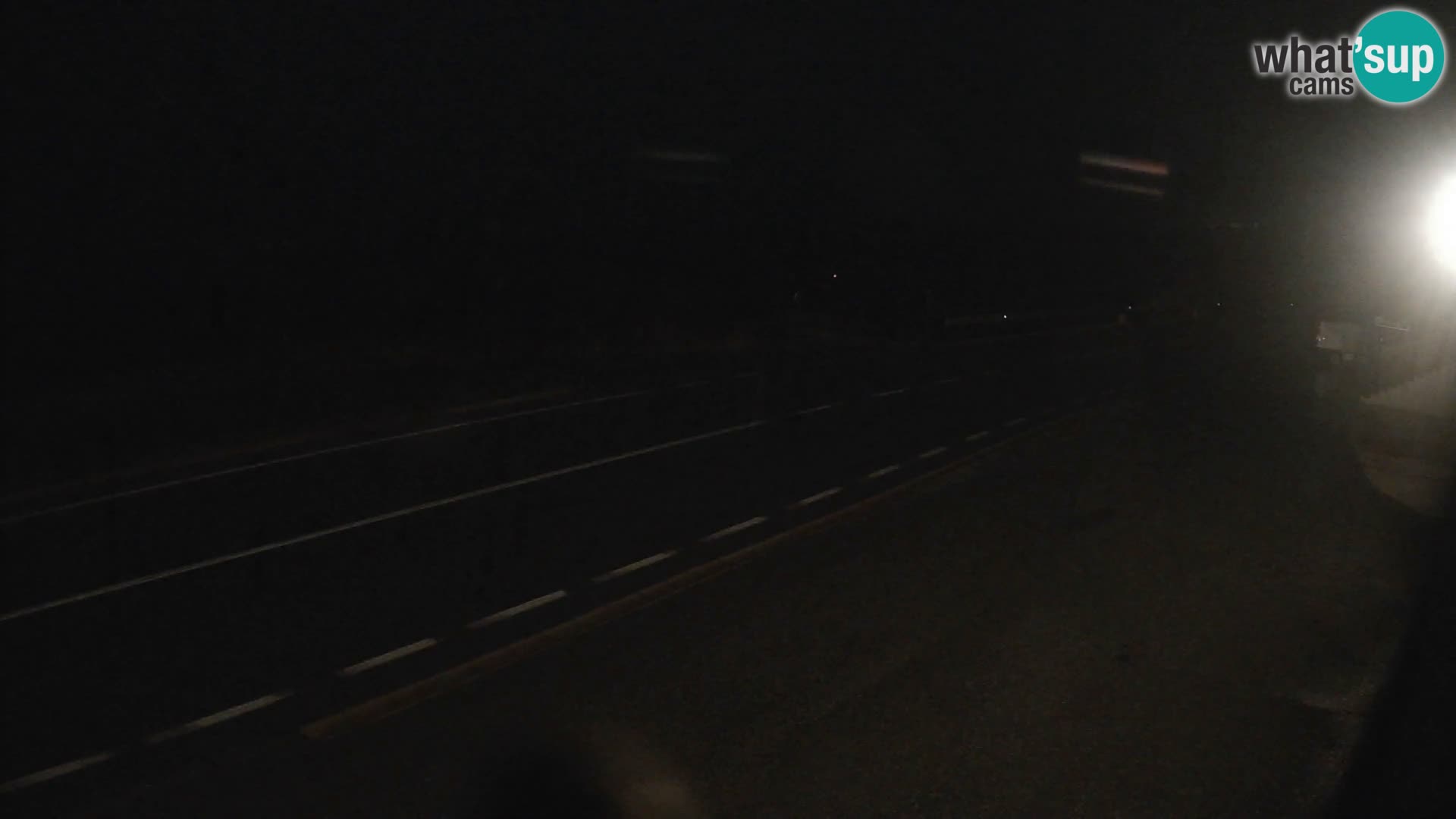 Webcam autopista adriática D8 cerca de SENJ – vista de la isla de KRK