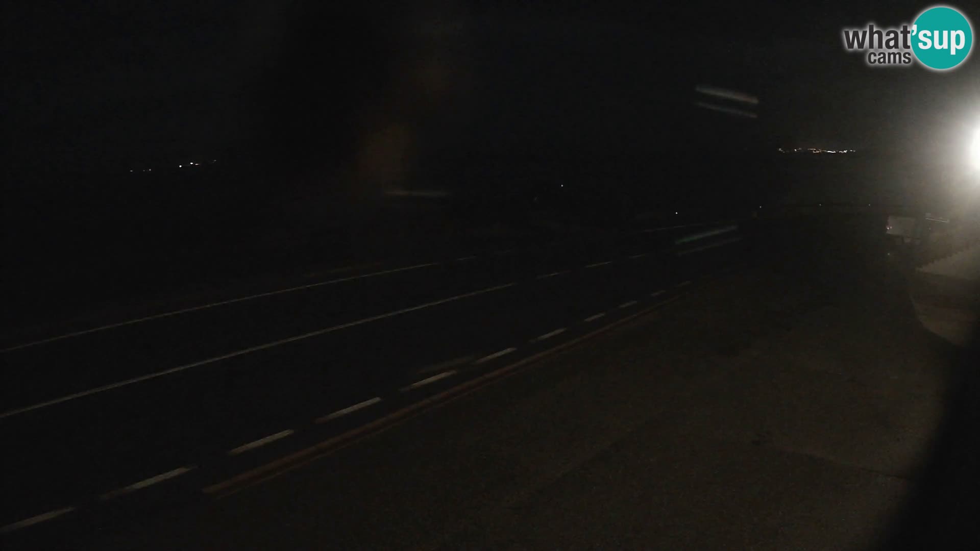 Webcam autopista adriática D8 cerca de SENJ – vista de la isla de KRK