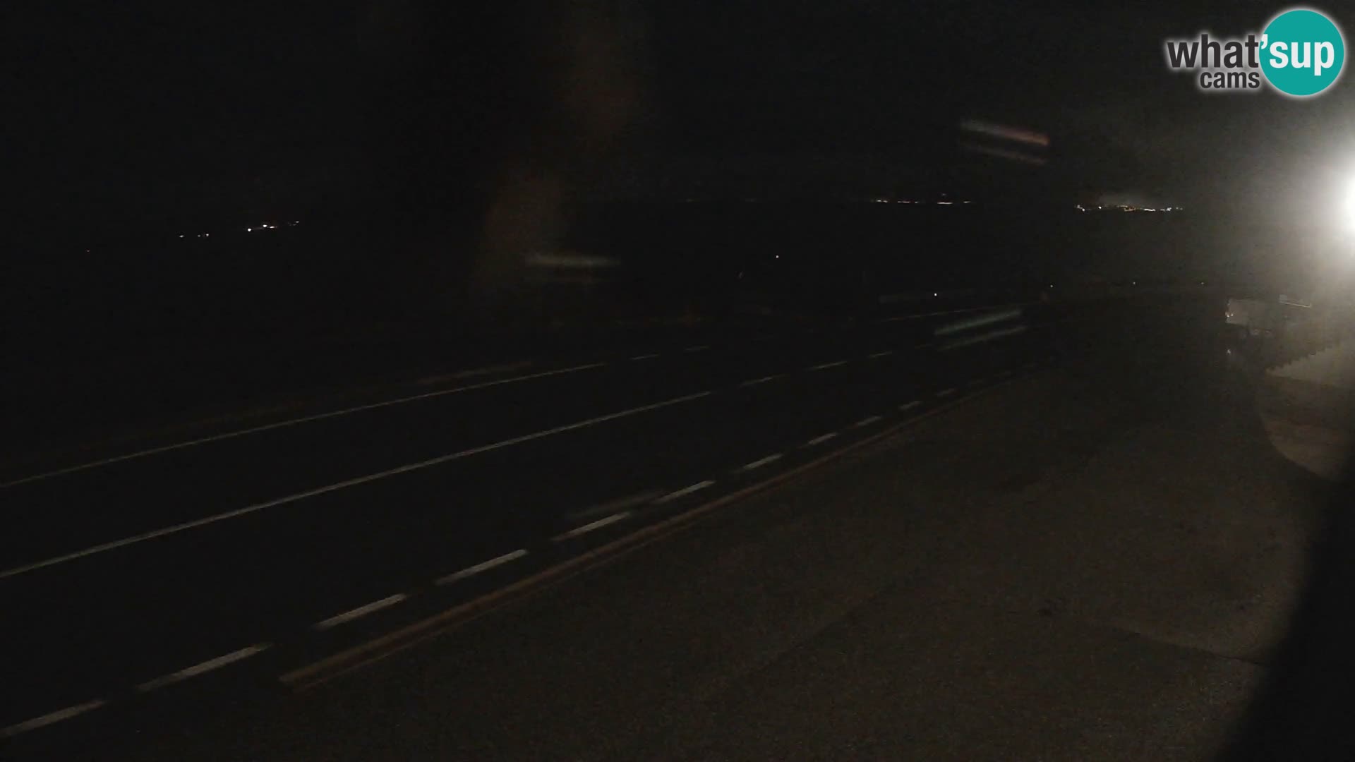 Webcam autopista adriática D8 cerca de SENJ – vista de la isla de KRK