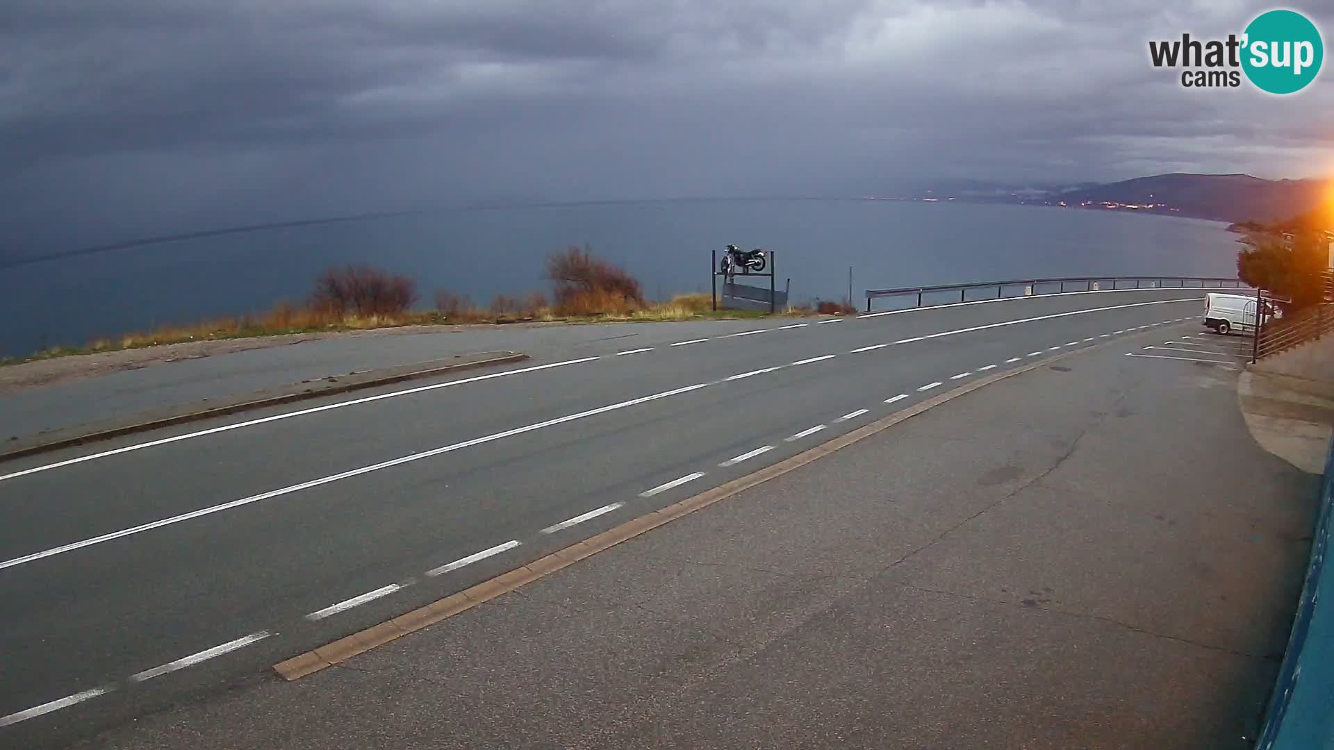 Webcam Adria-Autobahn D8 bei SENJ – Blick auf die Insel KRK