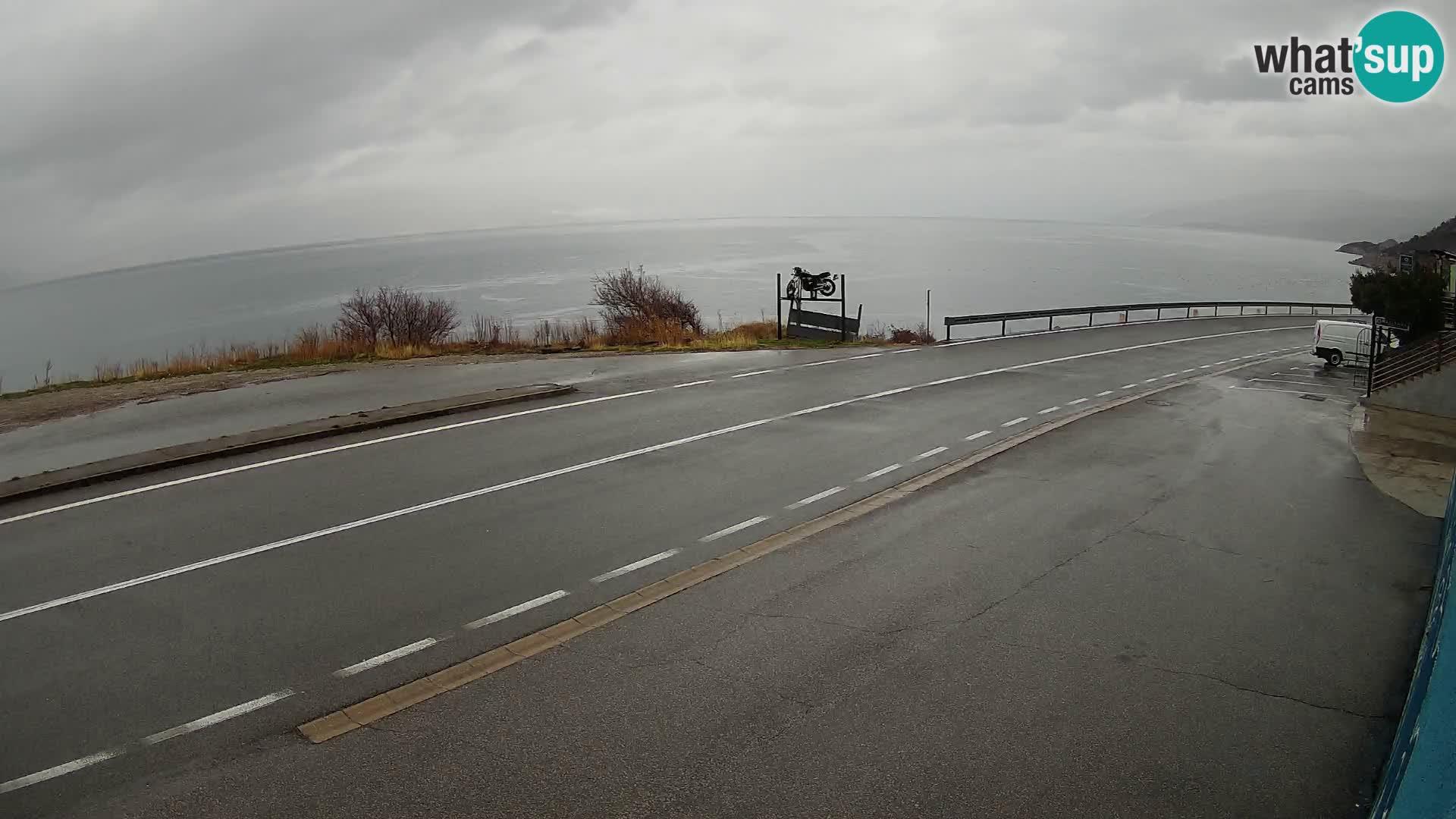 Webcam autopista adriática D8 cerca de SENJ – vista de la isla de KRK