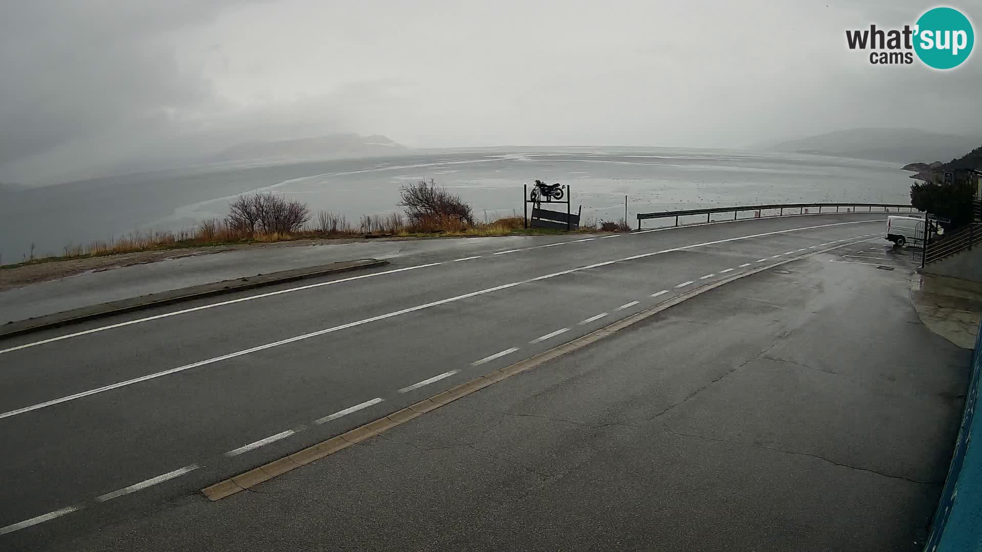 Webcam autopista adriática D8 cerca de SENJ – vista de la isla de KRK