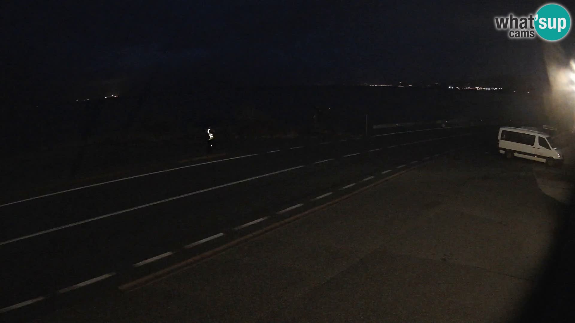 Kamera Jadranska Magistrala D8 pri SENJu – pogled na otok KRK