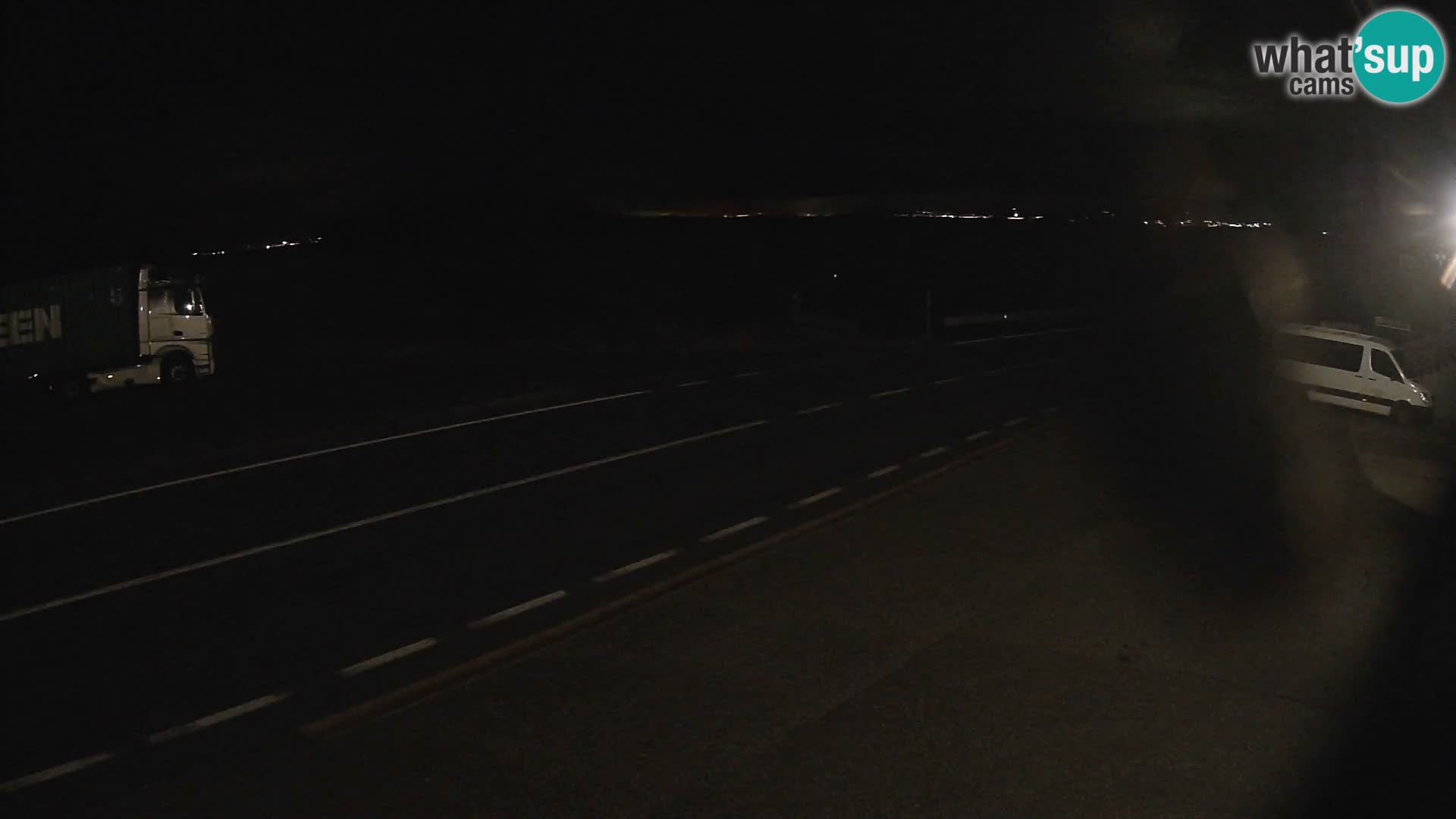 Kamera Jadranska Magistrala D8 pri SENJu – pogled na otok KRK