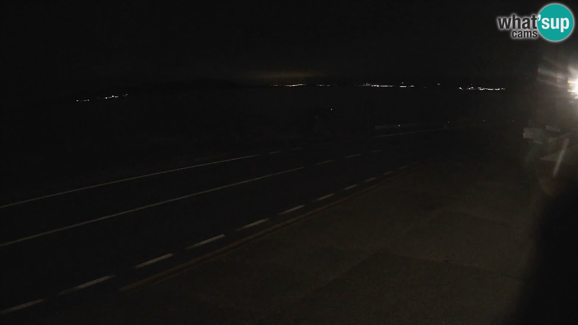 Kamera Jadranska Magistrala D8 pri SENJu – pogled na otok KRK