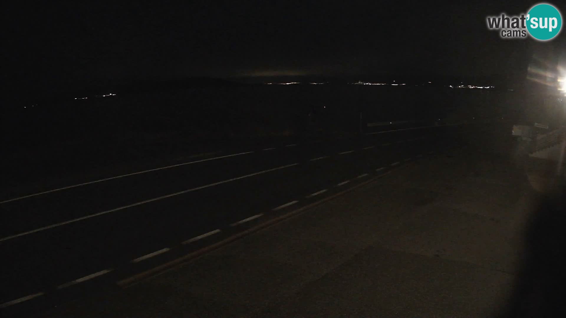 Kamera Jadranska Magistrala D8 pri SENJu – pogled na otok KRK