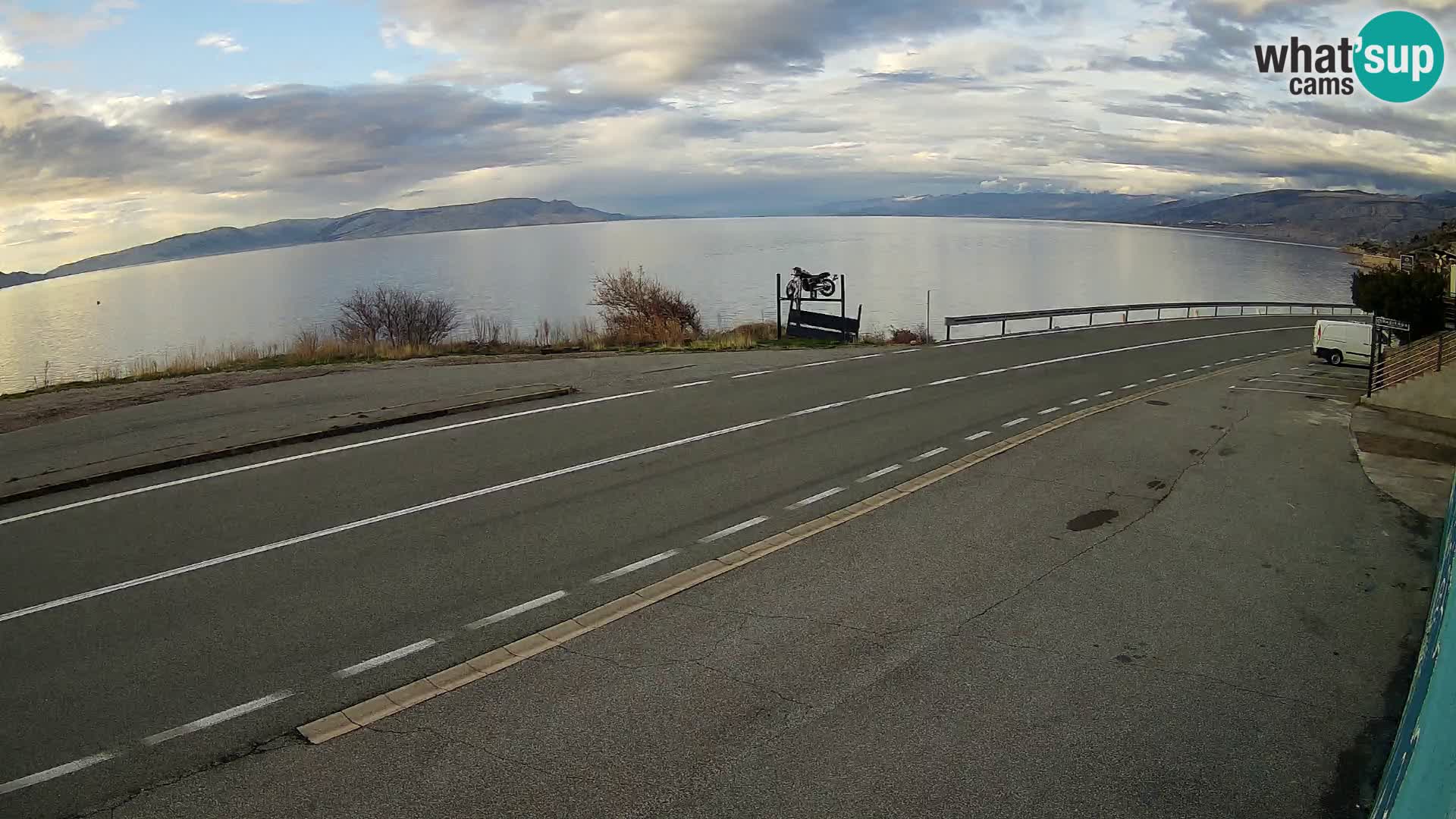Webcam autopista adriática D8 cerca de SENJ – vista de la isla de KRK