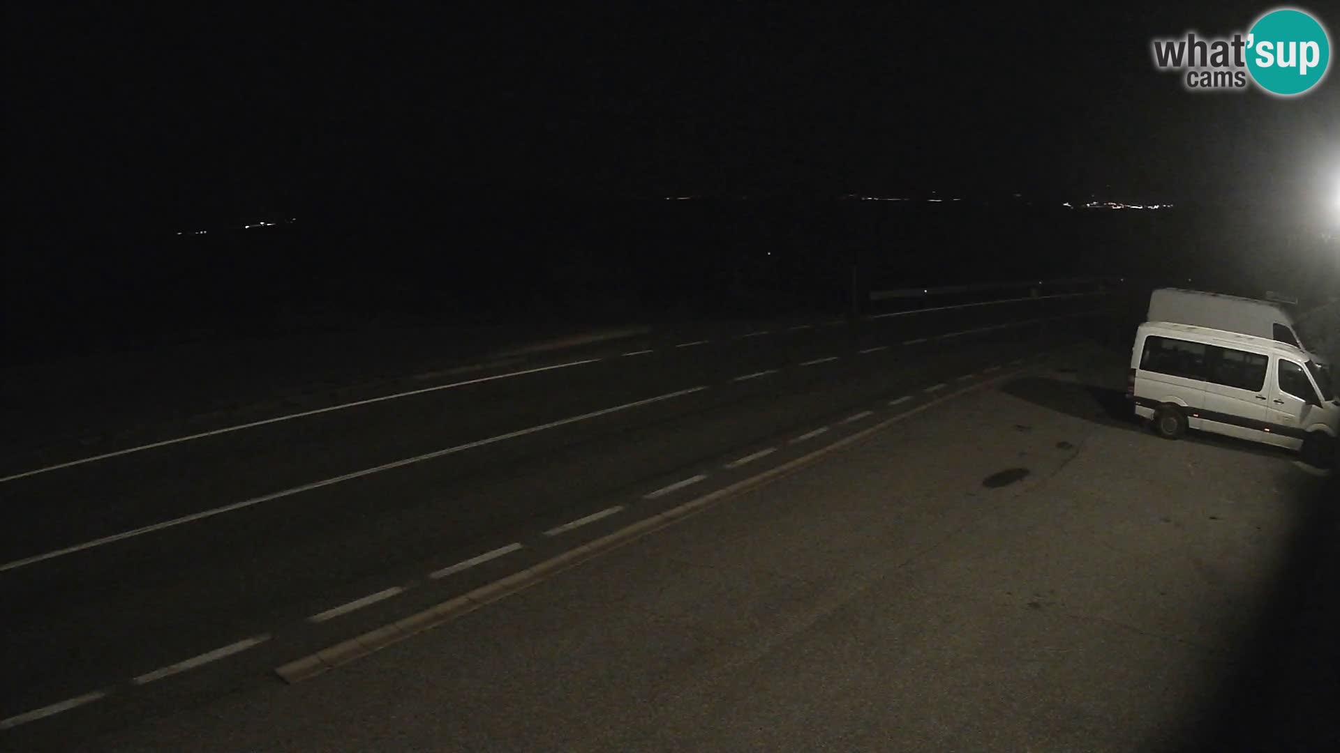 Kamera Jadranska Magistrala D8 pri SENJu – pogled na otok KRK