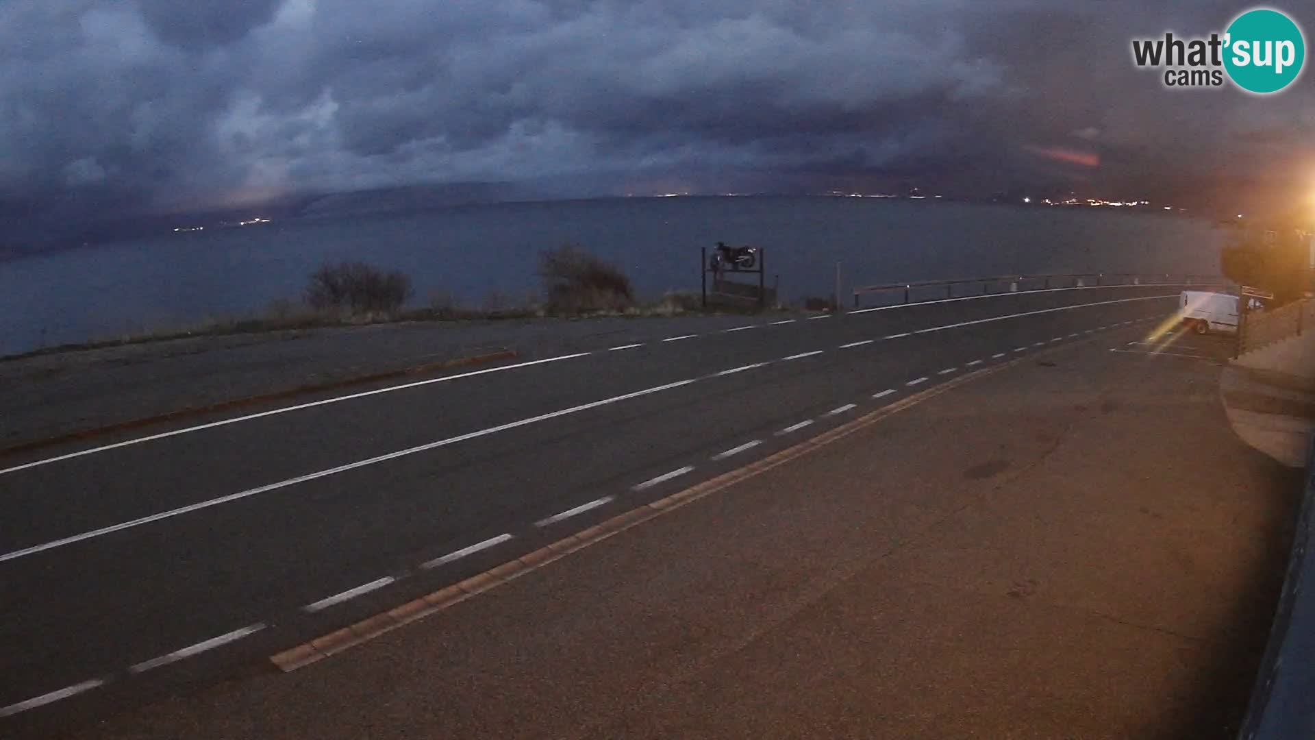 Web kamera Jadranska Magistrala kod SENJa – pogled na KRK