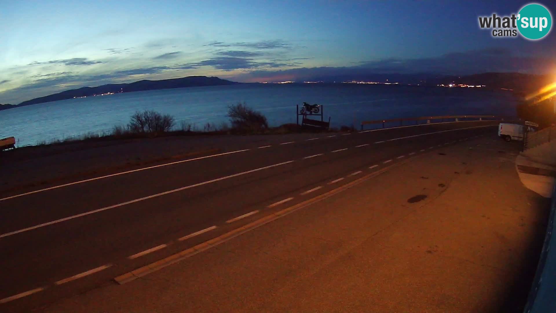 Webcam Adria-Autobahn D8 bei SENJ – Blick auf die Insel KRK