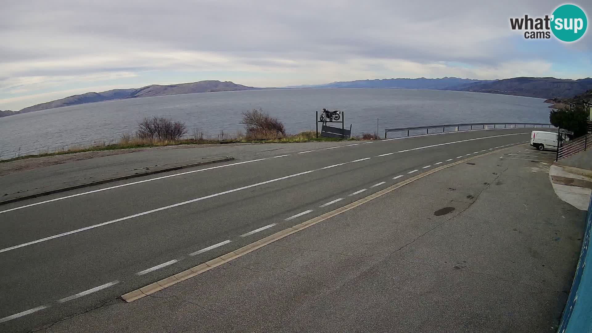 Kamera Jadranska Magistrala D8 pri SENJu – pogled na otok KRK