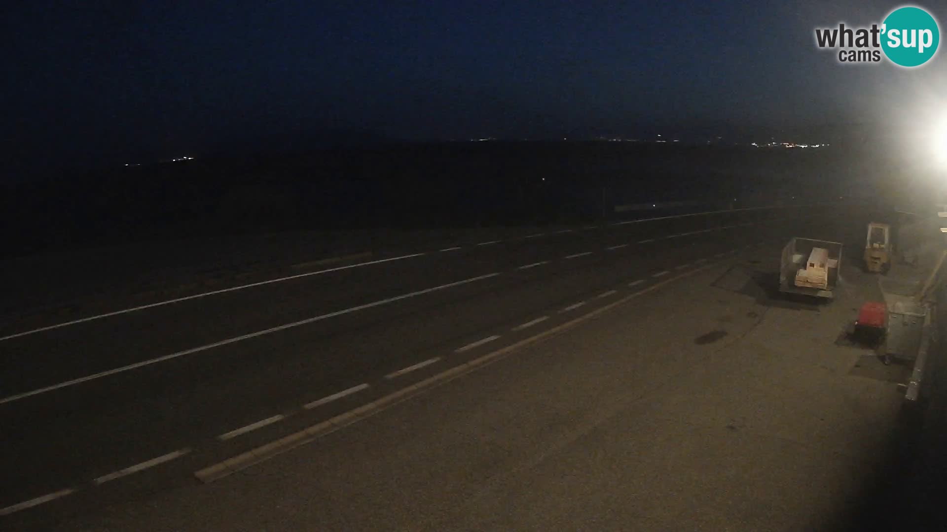 Kamera Jadranska Magistrala D8 pri SENJu – pogled na otok KRK