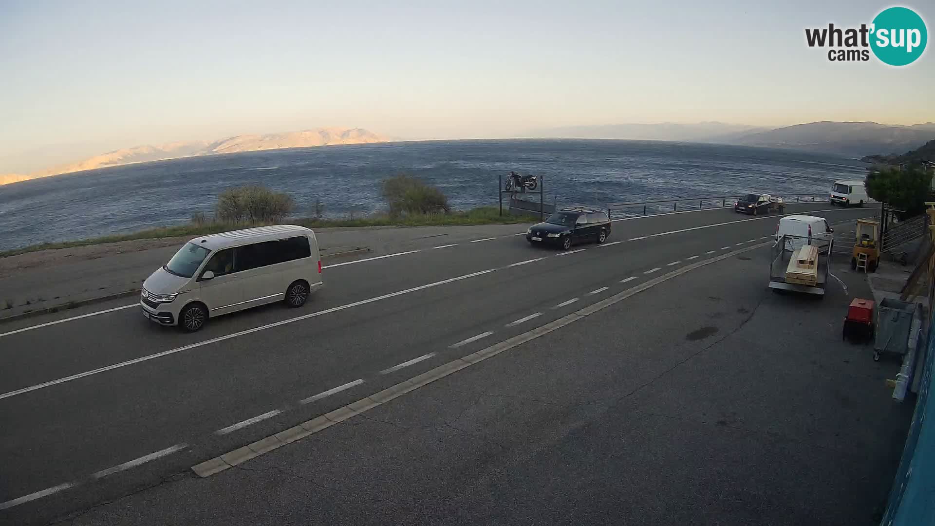 Webcam autopista adriática D8 cerca de SENJ – vista de la isla de KRK