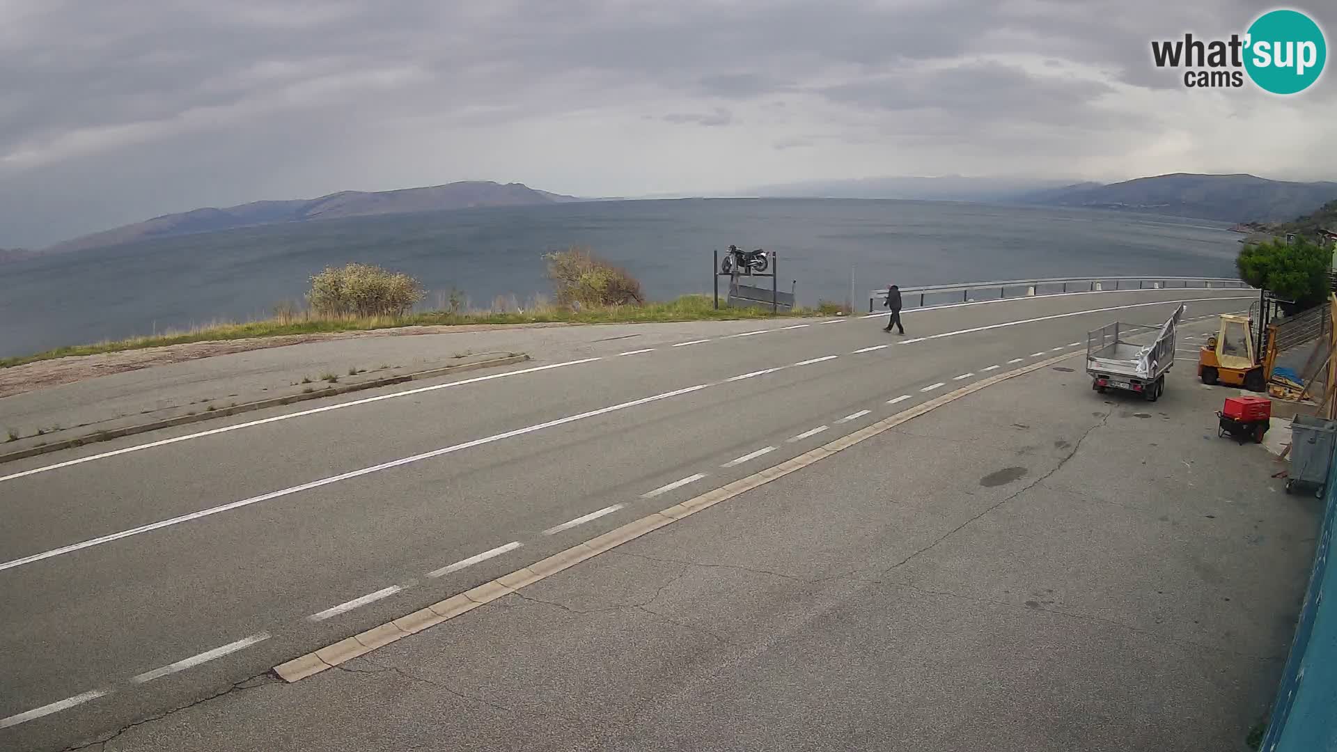 Webcam autopista adriática D8 cerca de SENJ – vista de la isla de KRK