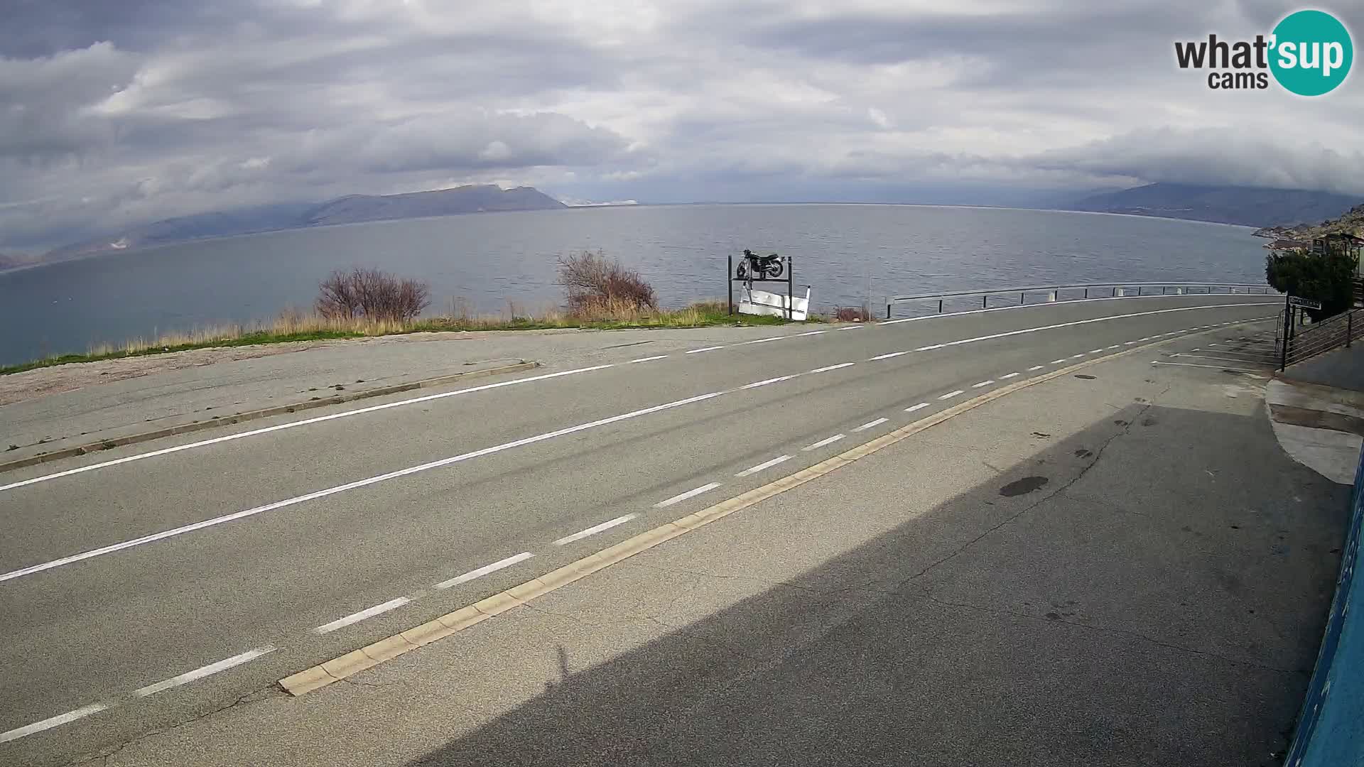 Webcam autopista adriática D8 cerca de SENJ – vista de la isla de KRK