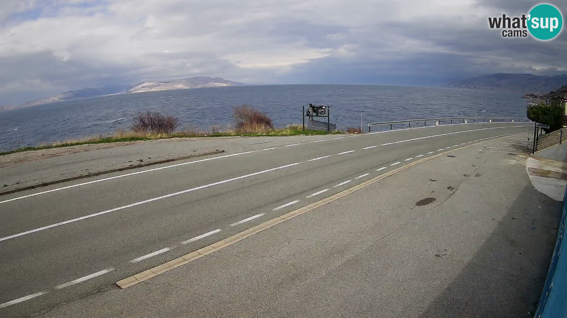 Kamera Jadranska Magistrala D8 pri SENJu – pogled na otok KRK