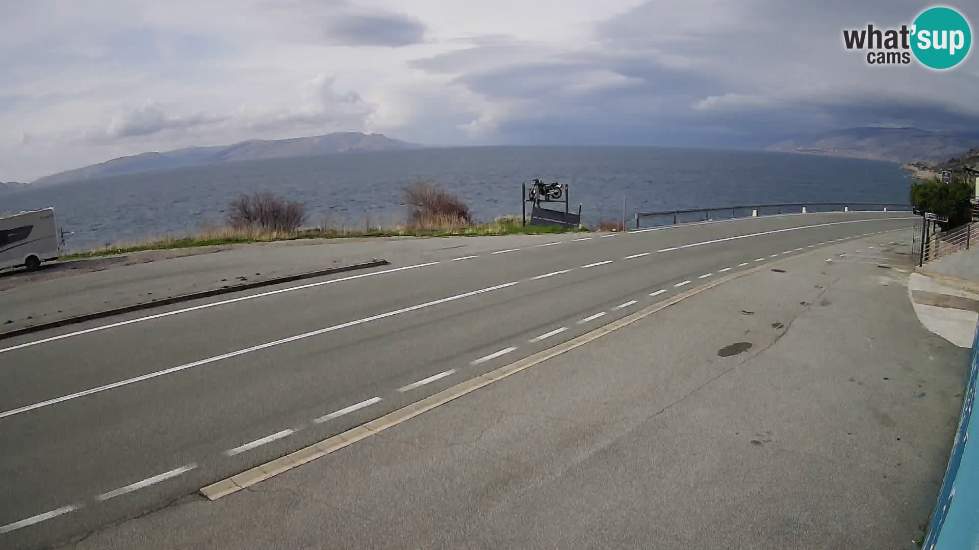 Webcam autopista adriática D8 cerca de SENJ – vista de la isla de KRK