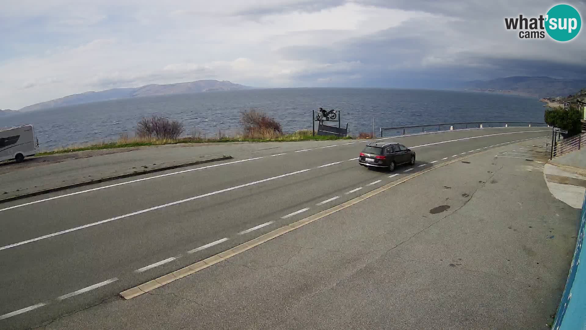 Webcam autopista adriática D8 cerca de SENJ – vista de la isla de KRK