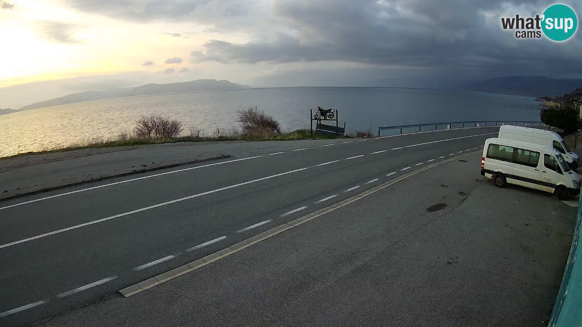 Webcam Adria-Autobahn D8 bei SENJ – Blick auf die Insel KRK