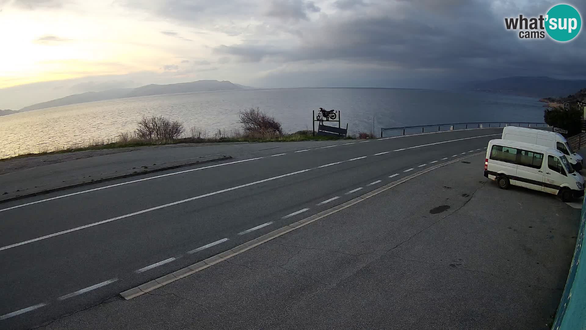 Web kamera Jadranska Magistrala kod SENJa – pogled na KRK