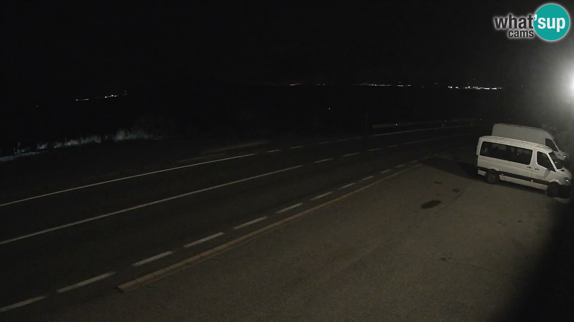 Kamera Jadranska Magistrala D8 pri SENJu – pogled na otok KRK