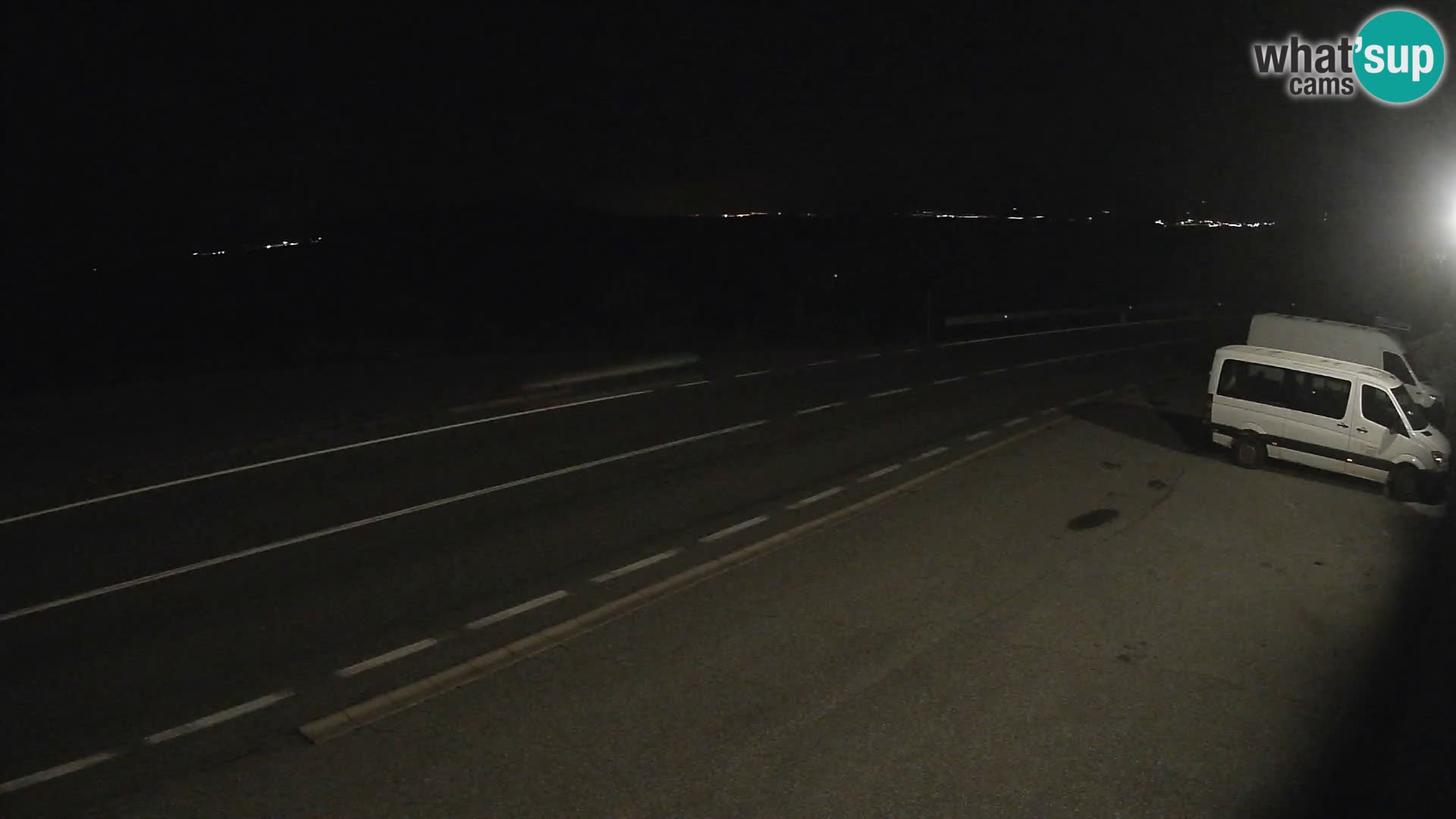 Kamera Jadranska Magistrala D8 pri SENJu – pogled na otok KRK