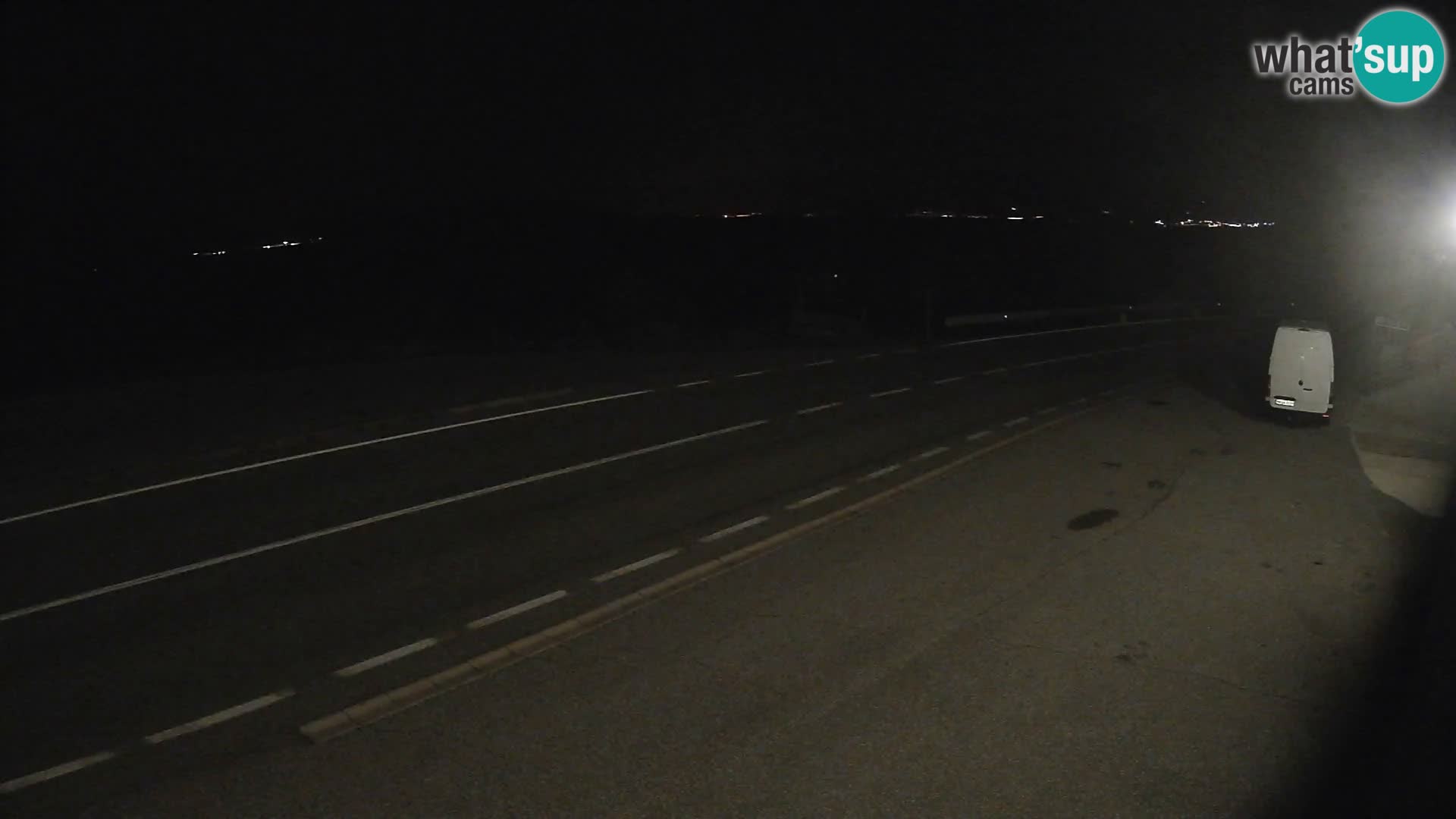 Kamera Jadranska Magistrala D8 pri SENJu – pogled na otok KRK