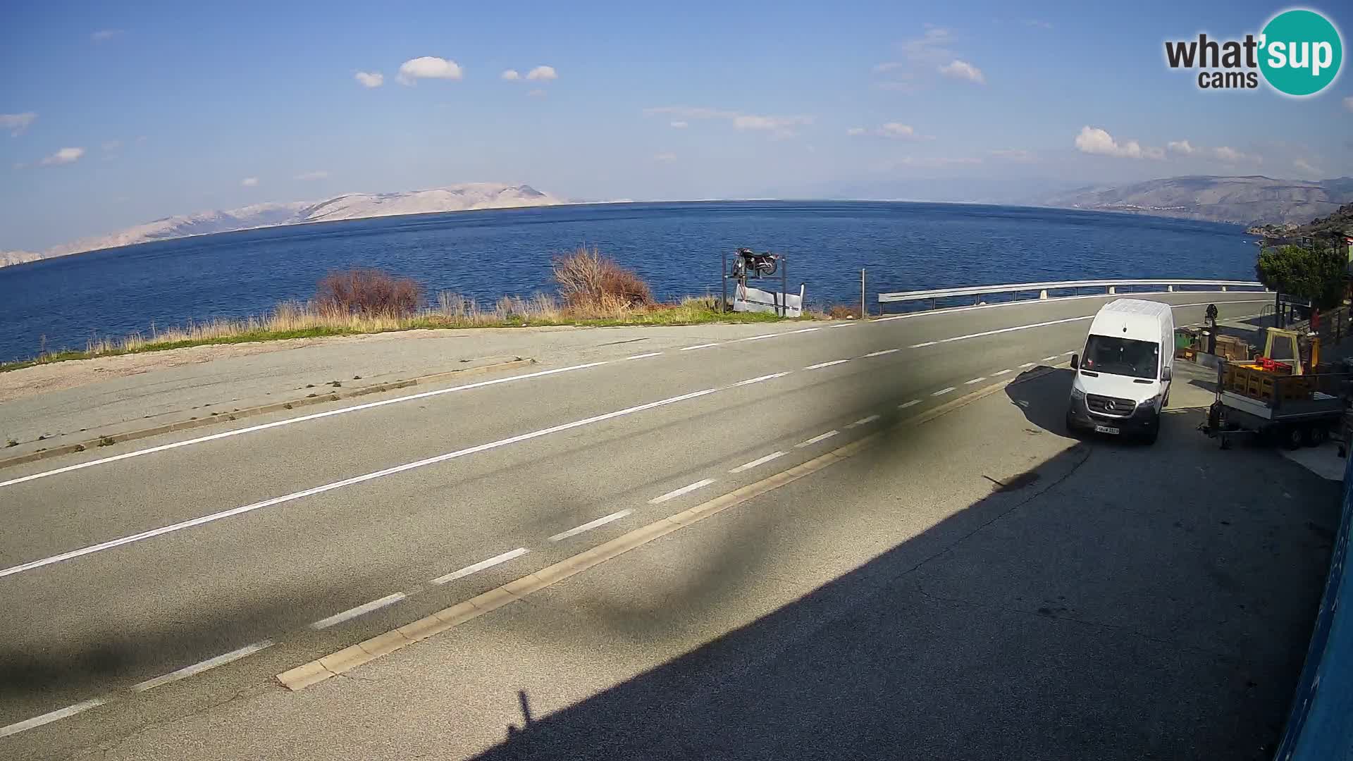 Kamera Jadranska Magistrala D8 pri SENJu – pogled na otok KRK