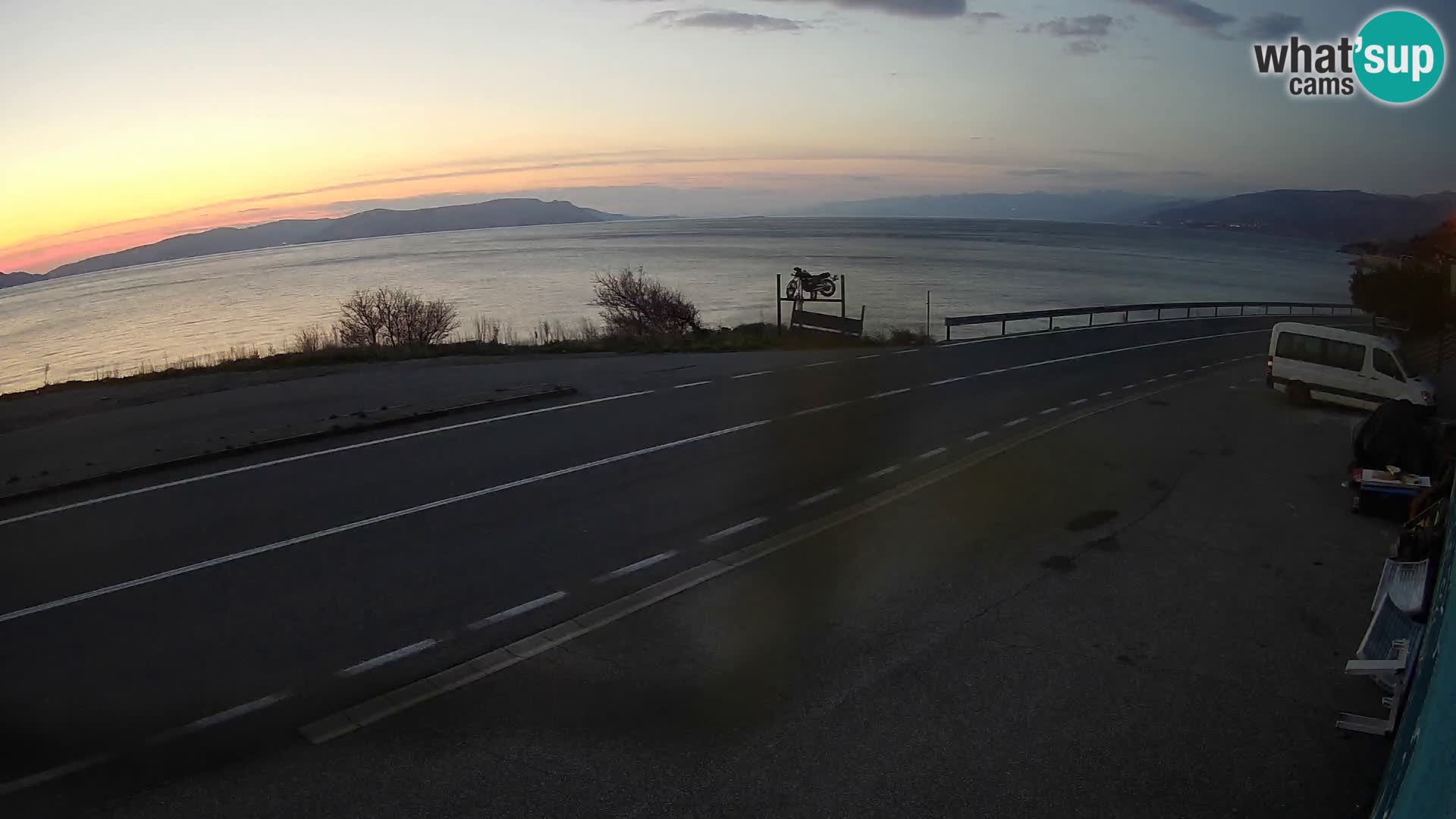 Webcam autopista adriática D8 cerca de SENJ – vista de la isla de KRK