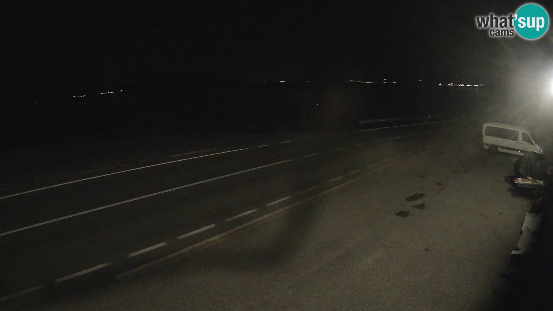 Kamera Jadranska Magistrala D8 pri SENJu – pogled na otok KRK