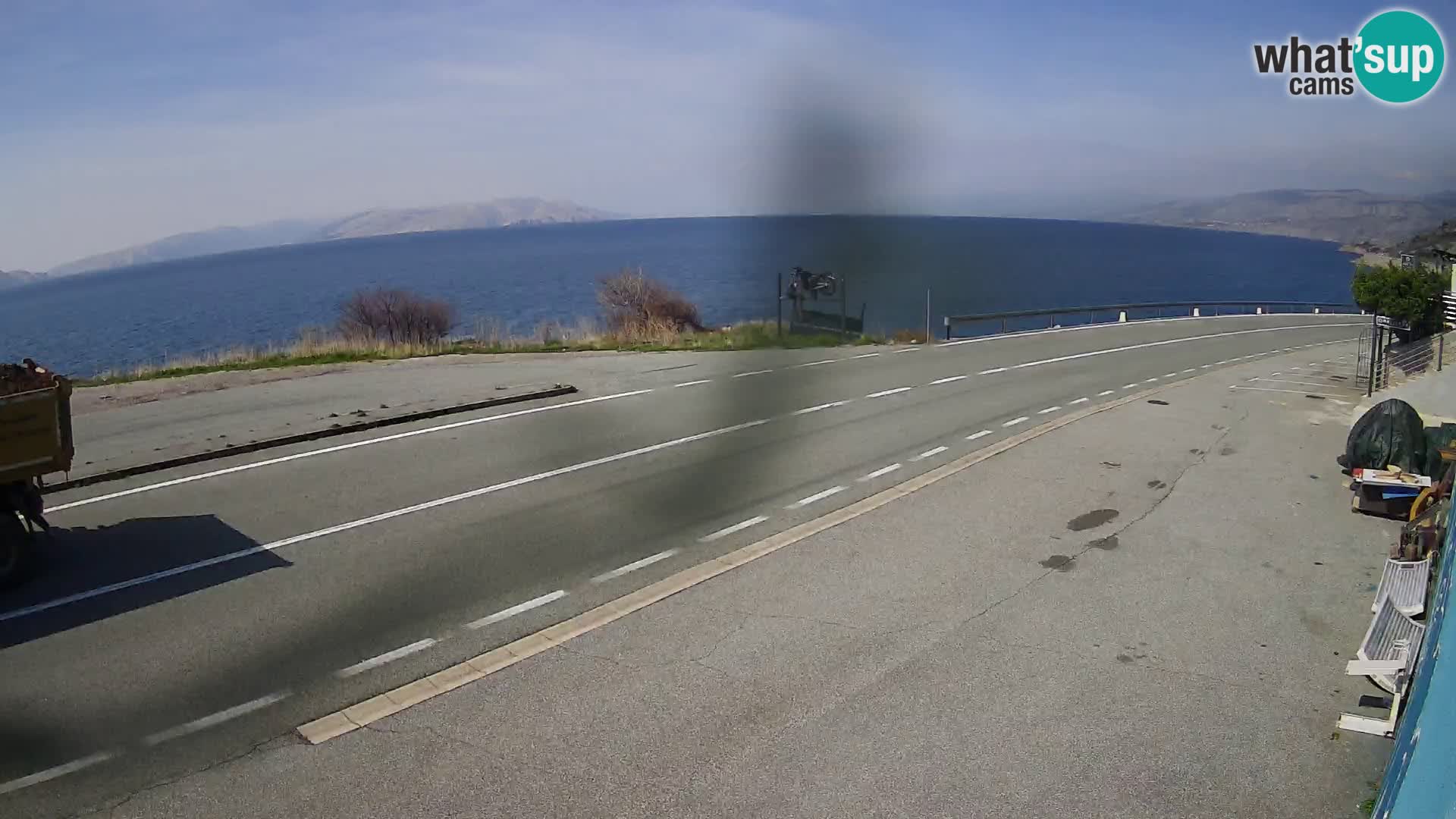 Webcam autopista adriática D8 cerca de SENJ – vista de la isla de KRK