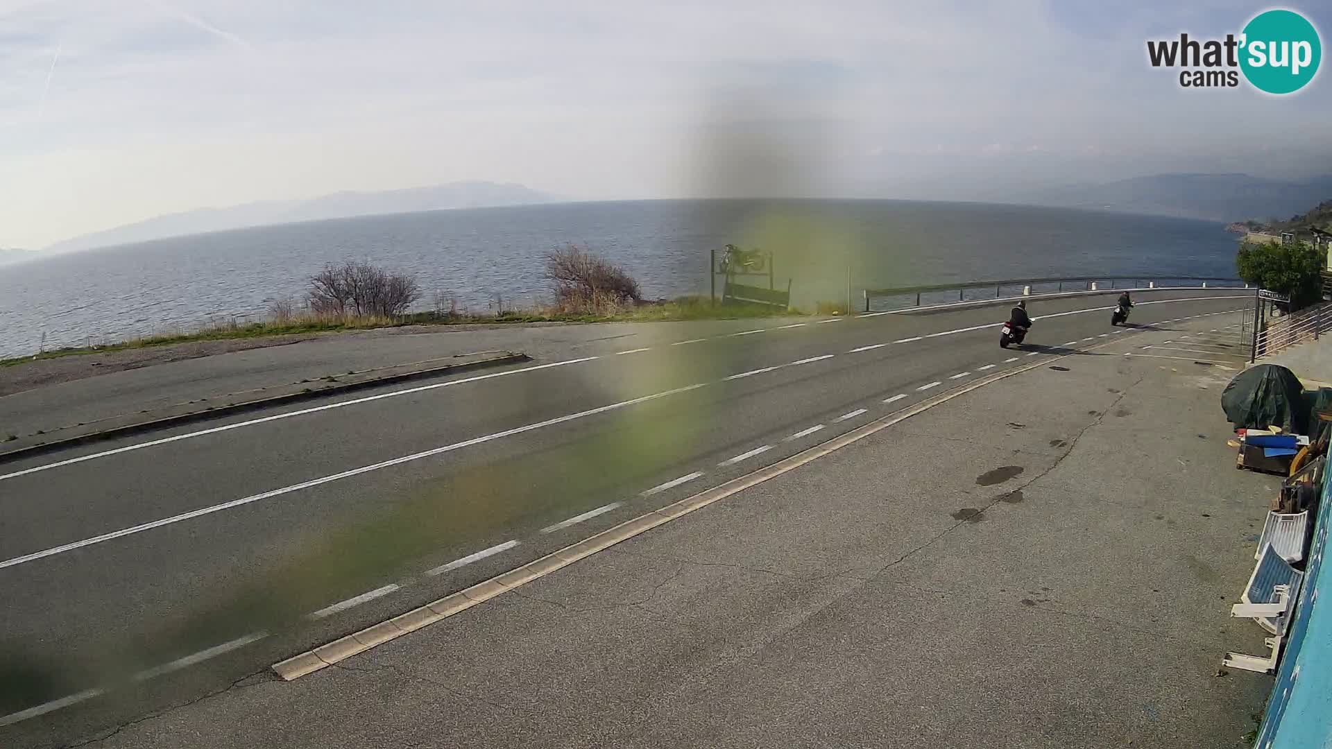 Webcam autopista adriática D8 cerca de SENJ – vista de la isla de KRK